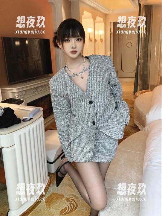 17吃瓜网的资源超赞，但官网总是维护，看着真让人着急！