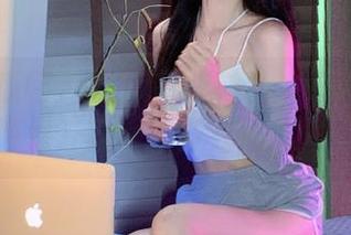 颠覆你的想象！17吃瓜网官网，轻轻点开就能浑身充满绯闻的快感。