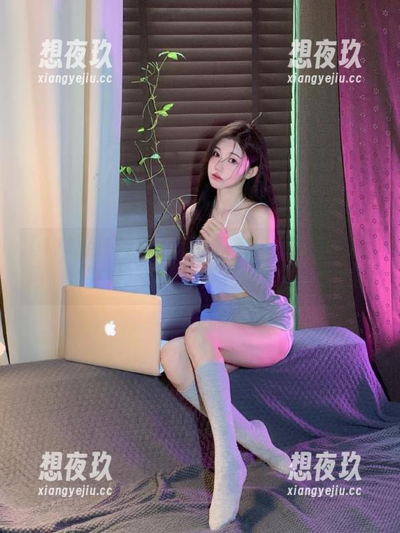 颠覆你的想象！17吃瓜网官网，轻轻点开就能浑身充满绯闻的快感。