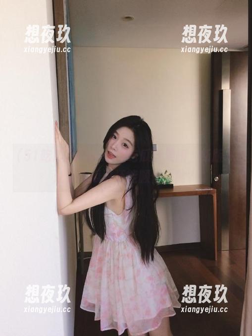 www.51吃瓜苹果版，新版本让你吃瓜时还能顺便盯脸？