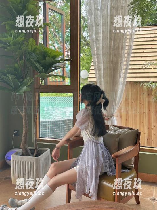 “51吃瓜”官网免费试用，来感受瓜田里的秘密吧，顺便带走我的心！