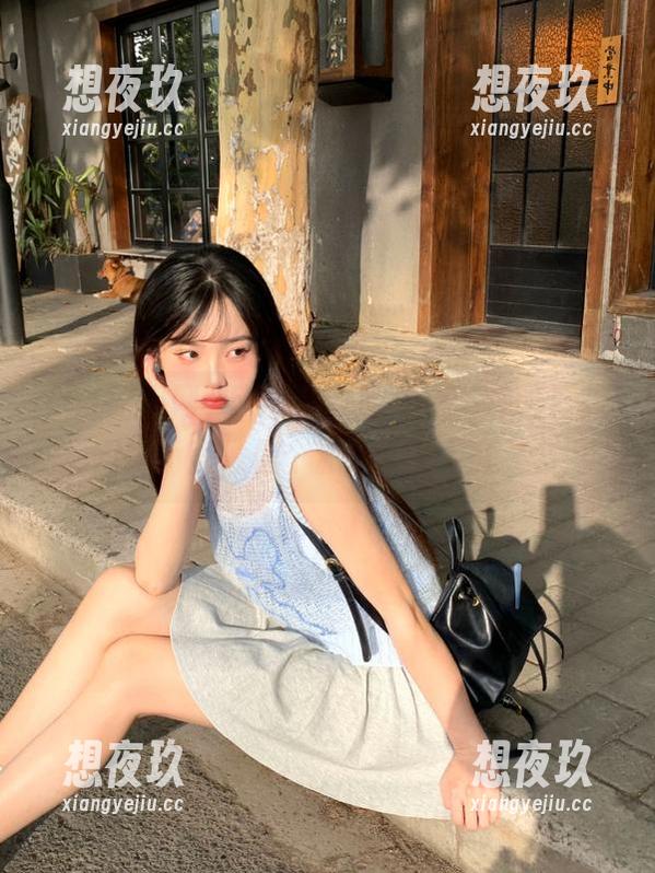 下载了51吃瓜网，评论区热闹得简直像是个派对，坐不住了！
