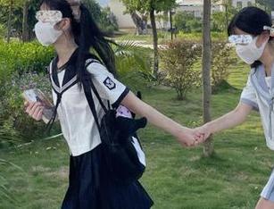 每次登录51爆料，面对各种八卦和瓜，我都在想，人生何必如此精彩？