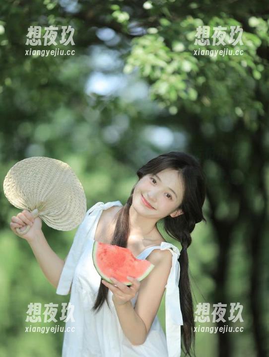 “www.吃瓜”发布瓜后，我的生活瞬间变得丰富多彩，看不看是个问题了。