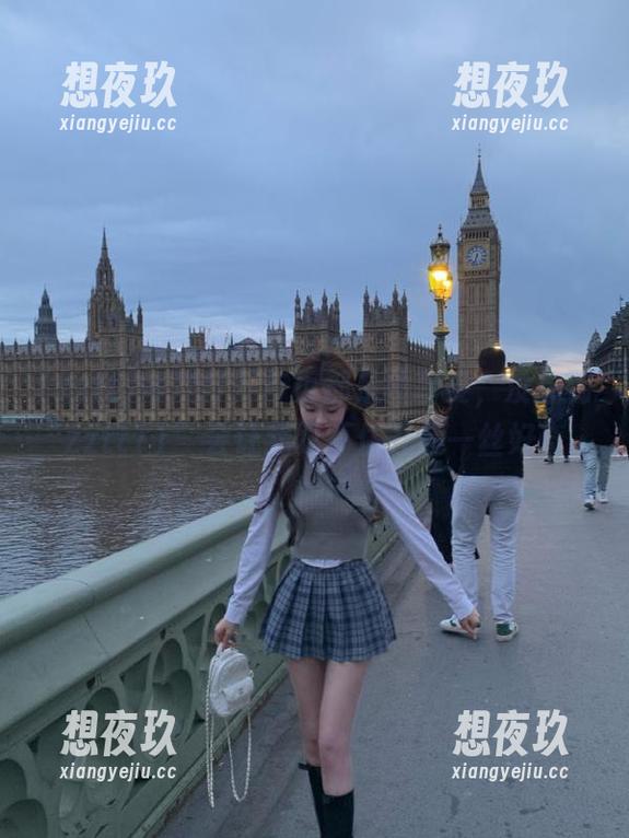 每次打开首页都是种享受，没想到“zztt11”会让我忍不住升起一丝好奇。
