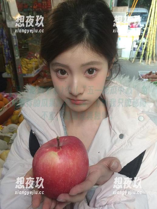 今儿“五一吃瓜中心”免费推荐的瓜果陆续上线，为啥我只能秘而不宣，我眼光真独特。