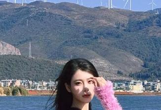 在“免费吃瓜”网页，今日新内容上线，看看谁的瓜最香吧！
