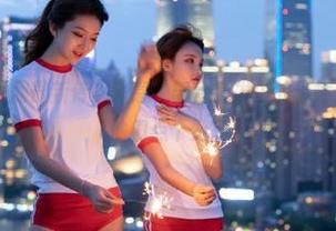 吃瓜网最新传来消息，舞台上发生的小插曲，我都想为他们点个赞。