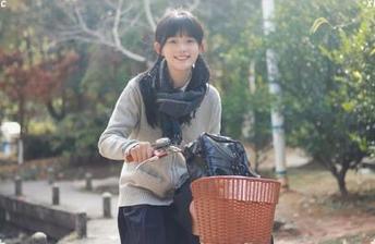 跟着娱乐718的导航，看看那些抖音网红的奇奇怪怪的挑战，很有意思哦！