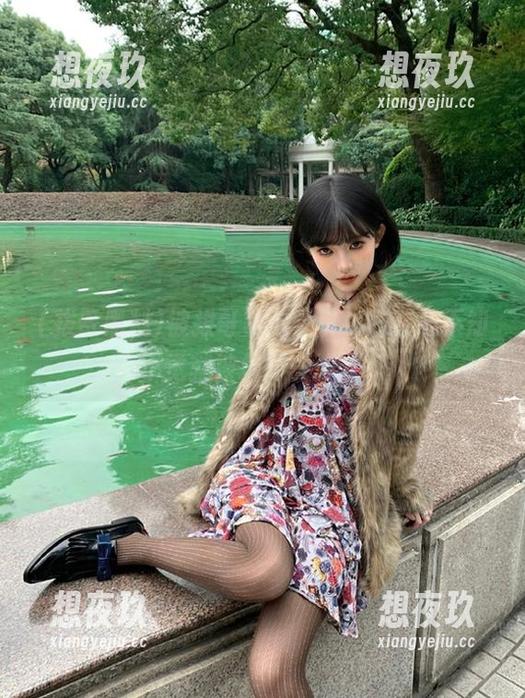 拔哥黑料 被拔哥黑料吸引,好奇心不知不觉就被拉到一边去了