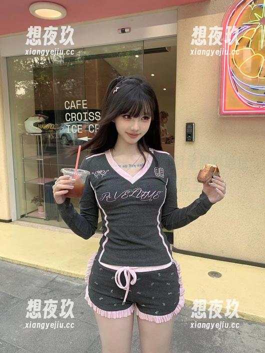 明星黑料 穿越迷雾,找到明星黑料地址,其实它就藏在某个咖啡店里……