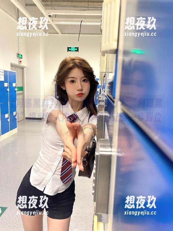 八卦的漩涡又来了！“网曝黑料”爆出惊人内幕，传送门让你一步到位。