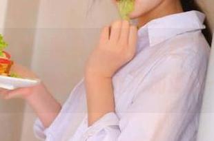 随身带着“黑料不打烊app”，卡密码的那种心跳加速啪一下！