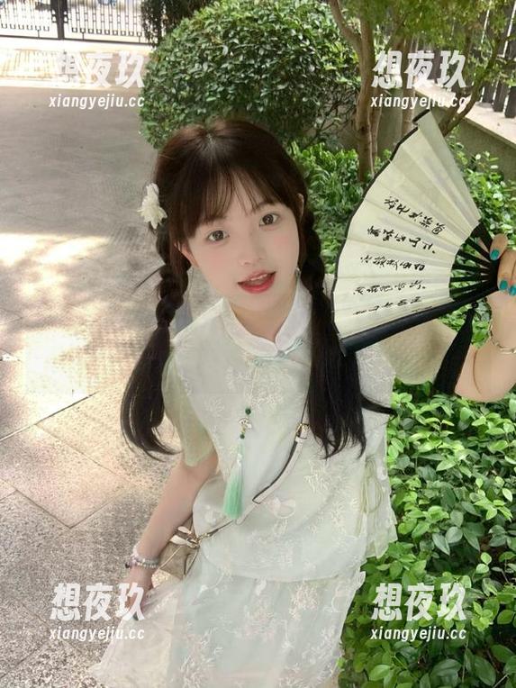 黑料正能量 我在网页上翻到的tttzzz07su黑料正能量,是非之地果然有人。