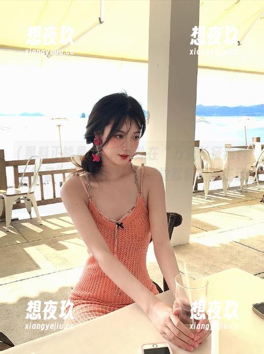 各种八卦在“万篇长征黑料正能量”网站闹腾，这感觉就像漂浮在云端
