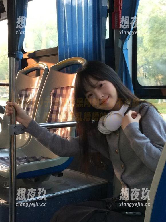 于是我在黑网料里永不迷路，满脑子都是乱糟糟的八卦